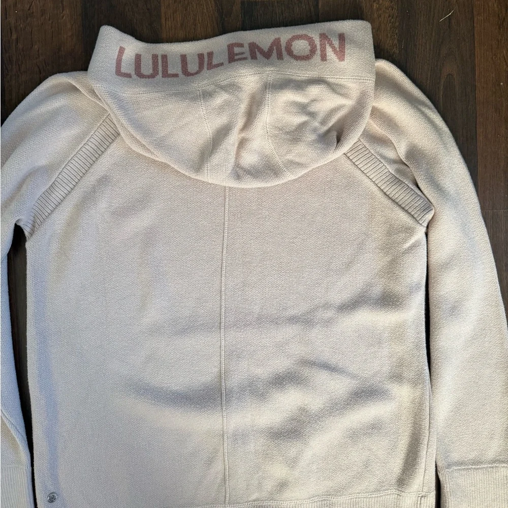 Lululemon Soothe Away Hoodie - Picture 14 of 14